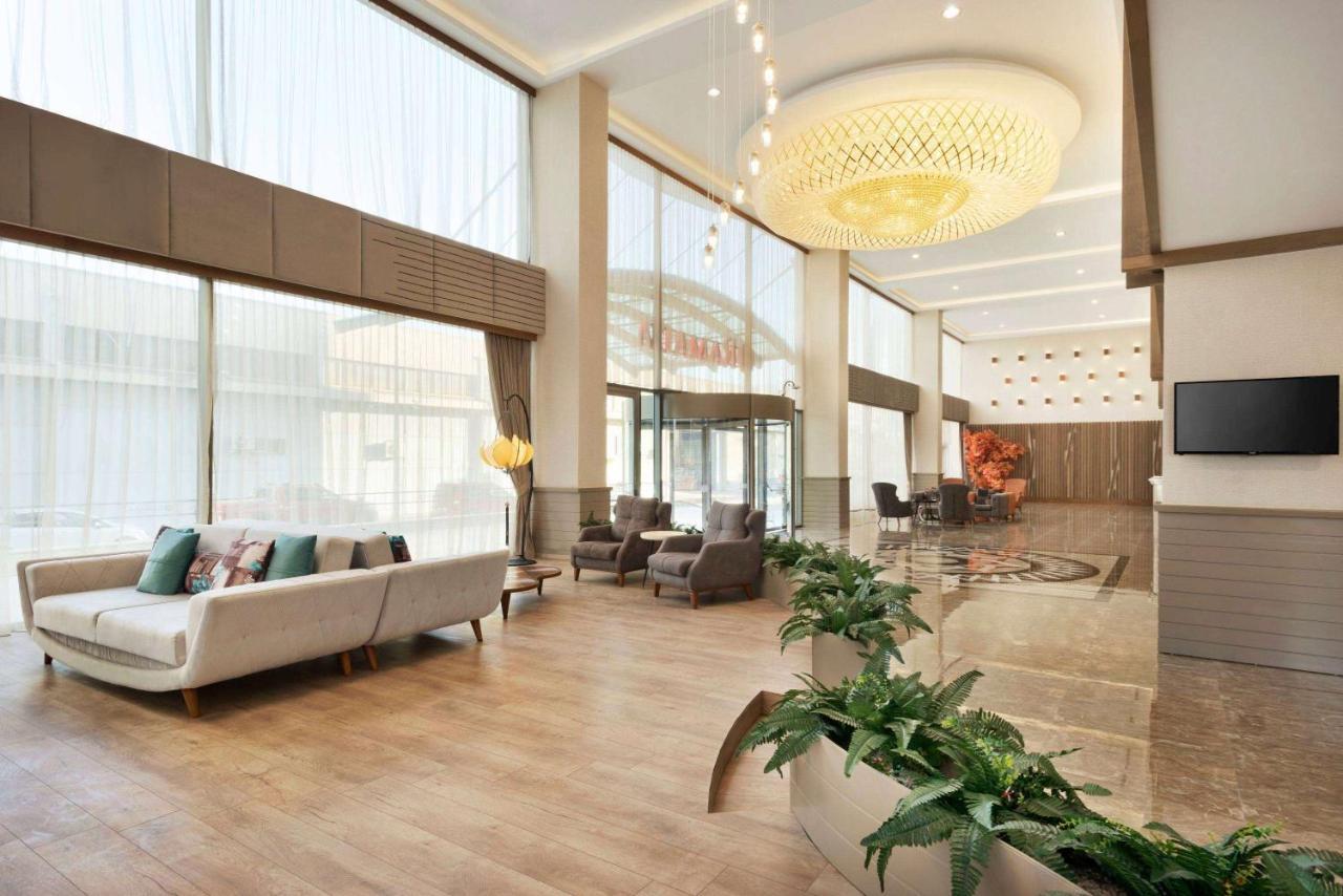 Отель Ramada By Wyndham Искендерун Экстерьер фото