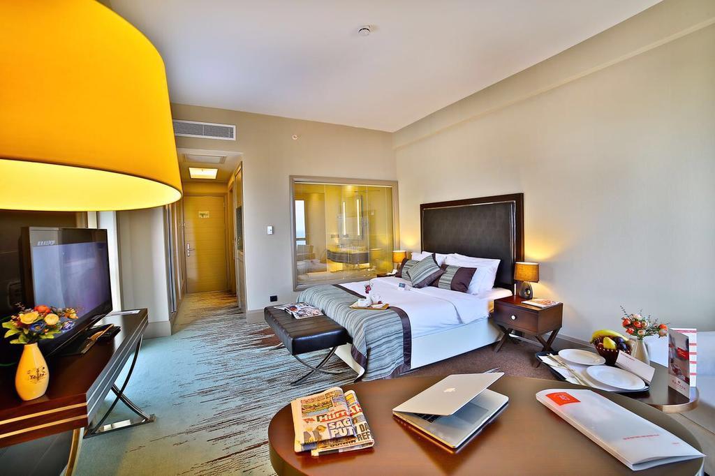 Отель Ramada By Wyndham Искендерун Экстерьер фото