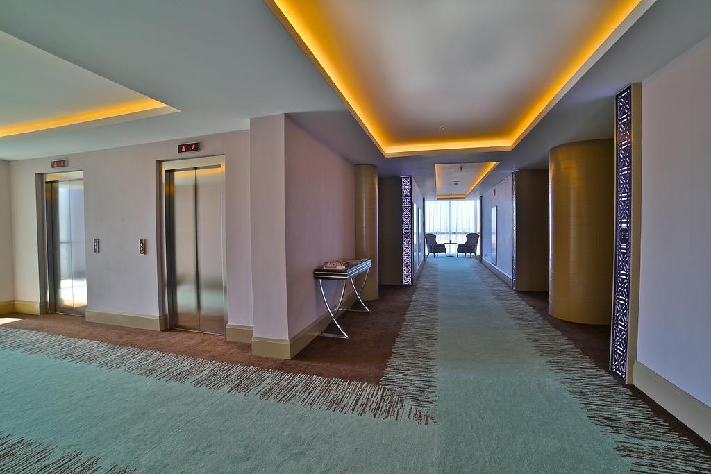 Отель Ramada By Wyndham Искендерун Экстерьер фото