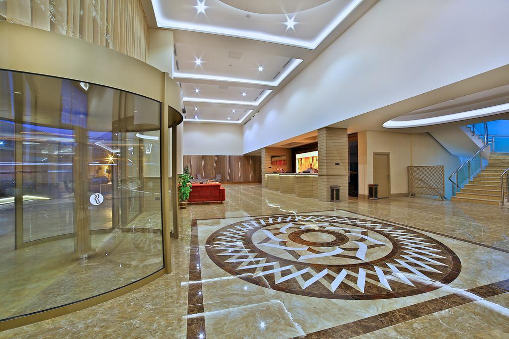Отель Ramada By Wyndham Искендерун Экстерьер фото