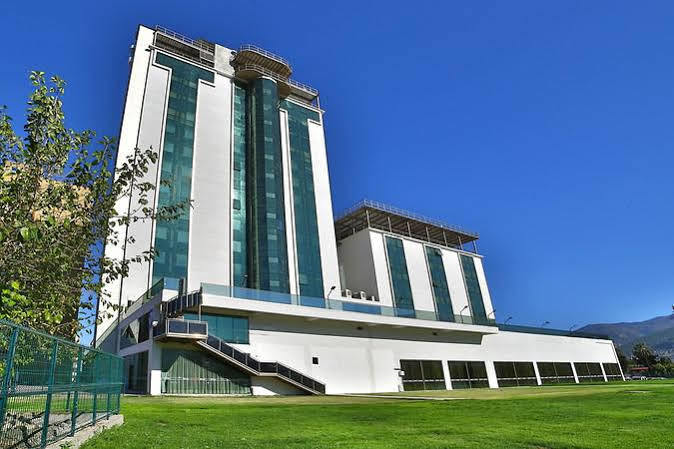 Отель Ramada By Wyndham Искендерун Экстерьер фото